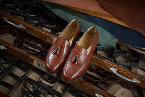 LOAFERS VS MOCCASINS - THE ULTIMATE GUIDE