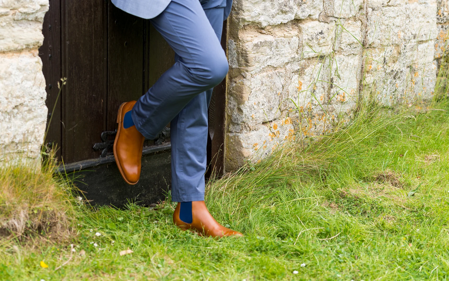 Best Shoe Colors for Navy Pants: 6 Stylish Outfit Ideas